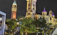 女子教室欲火难耐要自助快餐